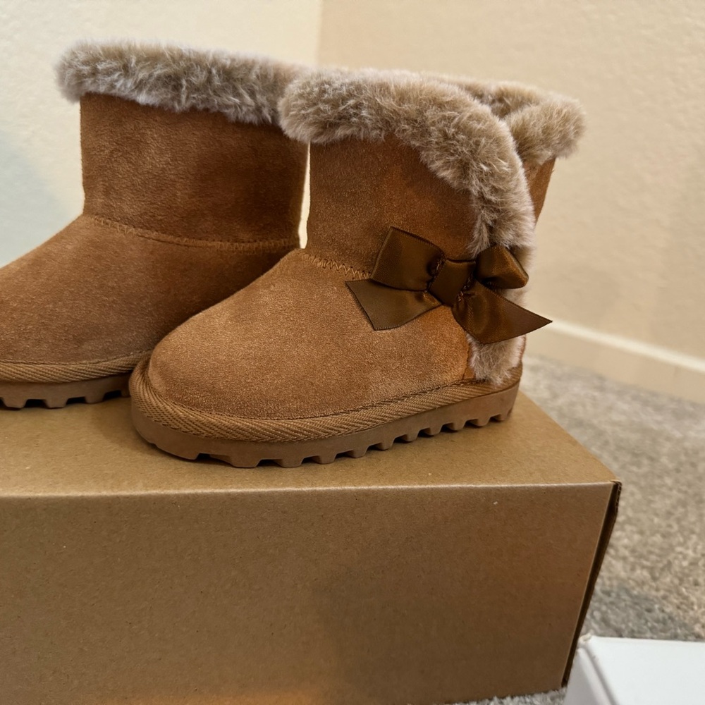 Bearpaw toddler winter bootie size 5